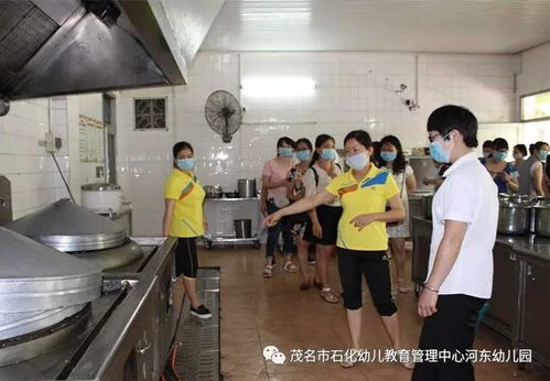 共建誠信園所，同鑄食品安全——茂名市石化幼兒教育管理中心河?xùn)|幼兒園陽光食堂開放日活動(dòng)紀(jì)實(shí)